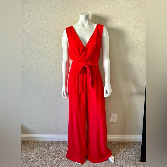 Vici - The Essential Pocketed Tie Jumpsuit - Picture 1 of 7